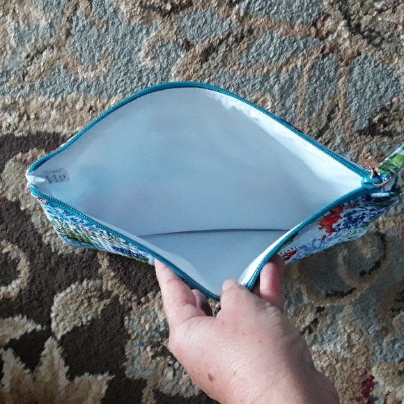 6x*Host Pick*Vera Bradley adorable wristlet - Picture 10 of 16